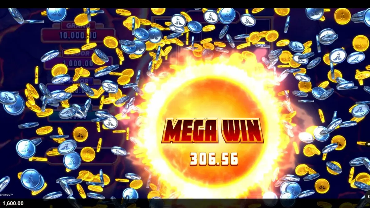 Eruption Blaze Cashingo slot machine interface na may temang bulkan at ginto